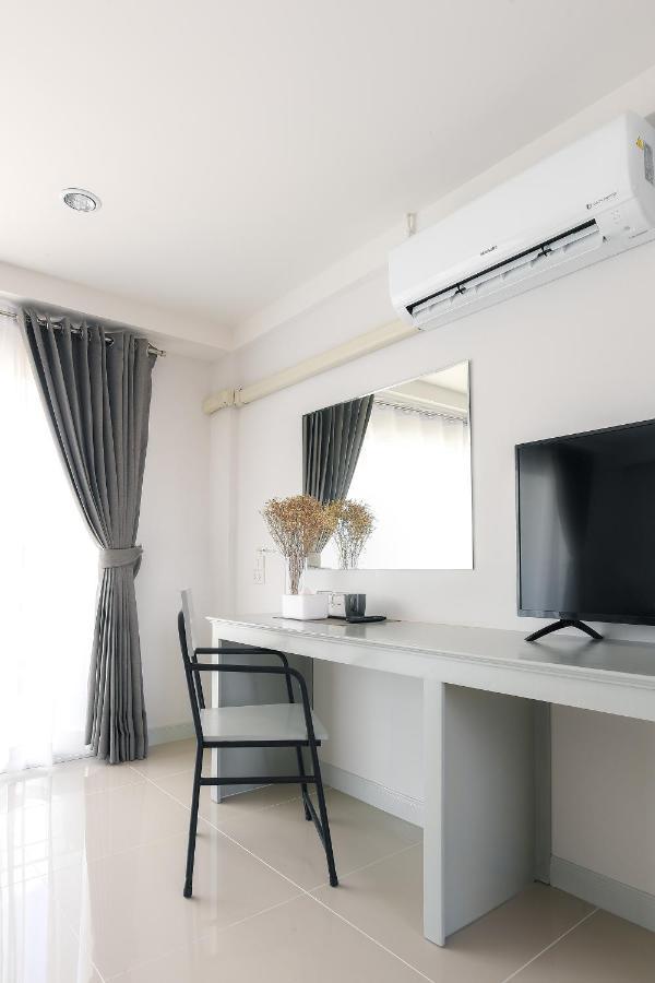 Tonkla Boutique Hotel Ламфун Екстериор снимка